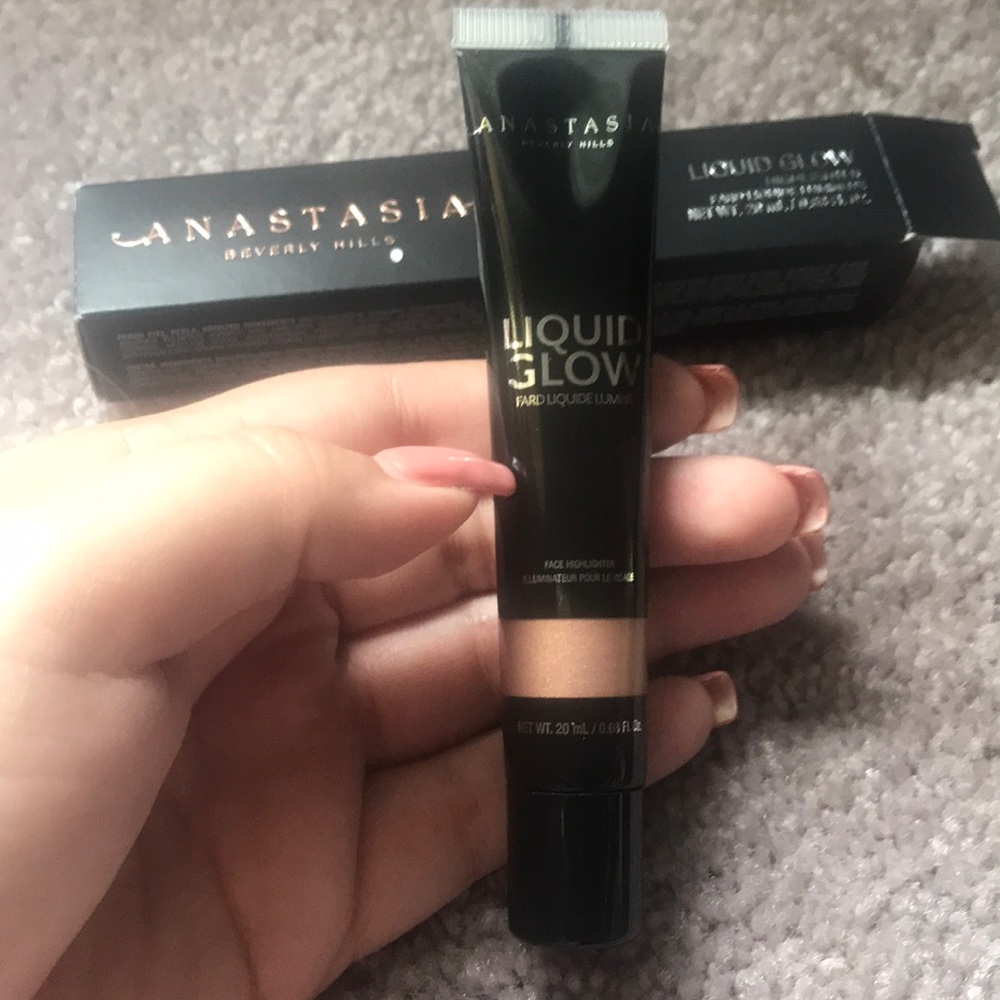 Anastasia Liquid Glow
